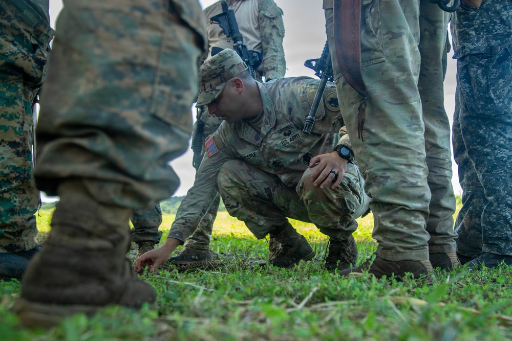 Combined Jungle Operations Training Course 26-2: Contact Drills