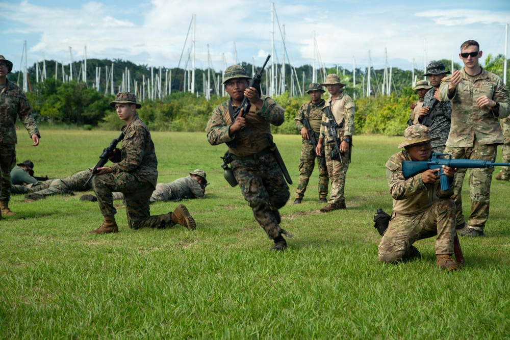 Combined Jungle Operations Training Course 26-2: Contact Drills