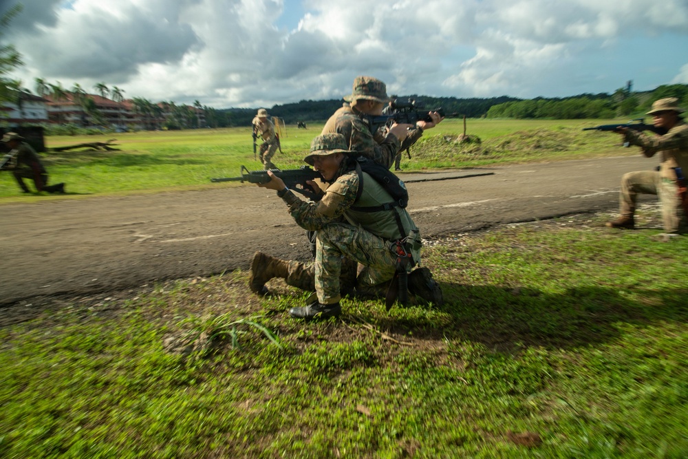 Combined Jungle Operations Training Course 26-2: Contact Drills