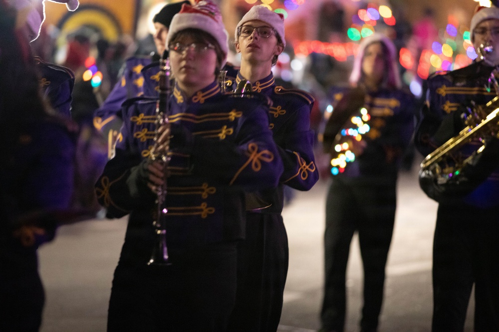 Kentucky Army National Guard helps to usher in the holiday spirit at area parades