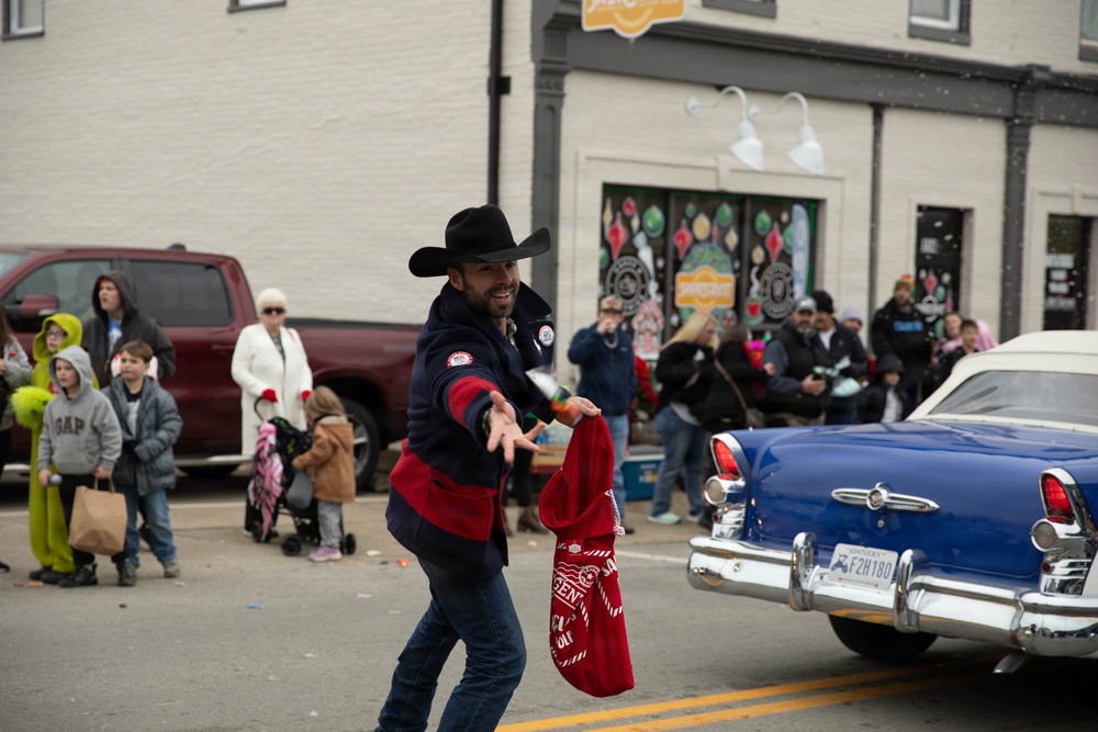 Kentucky Army National Guard helps to usher in the holiday spirit at area parades