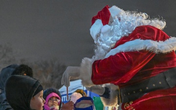 JBAB kicks off holiday season with annual tree lighting