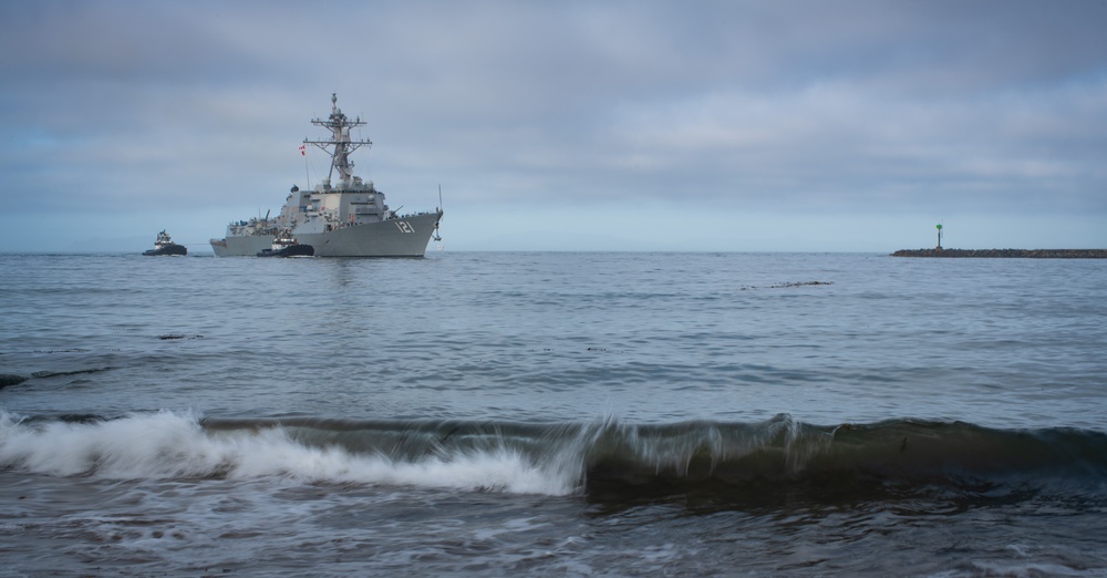 USS Frank E. Petersen Jr. (DDG 121) Visits Naval Surface Warfare Center, Port Hueneme Division for Combat Systems Checkup