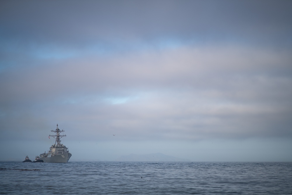 USS Frank E. Petersen Jr. (DDG 121) Visits Naval Surface Warfare Center, Port Hueneme Division for Combat Systems Checkup