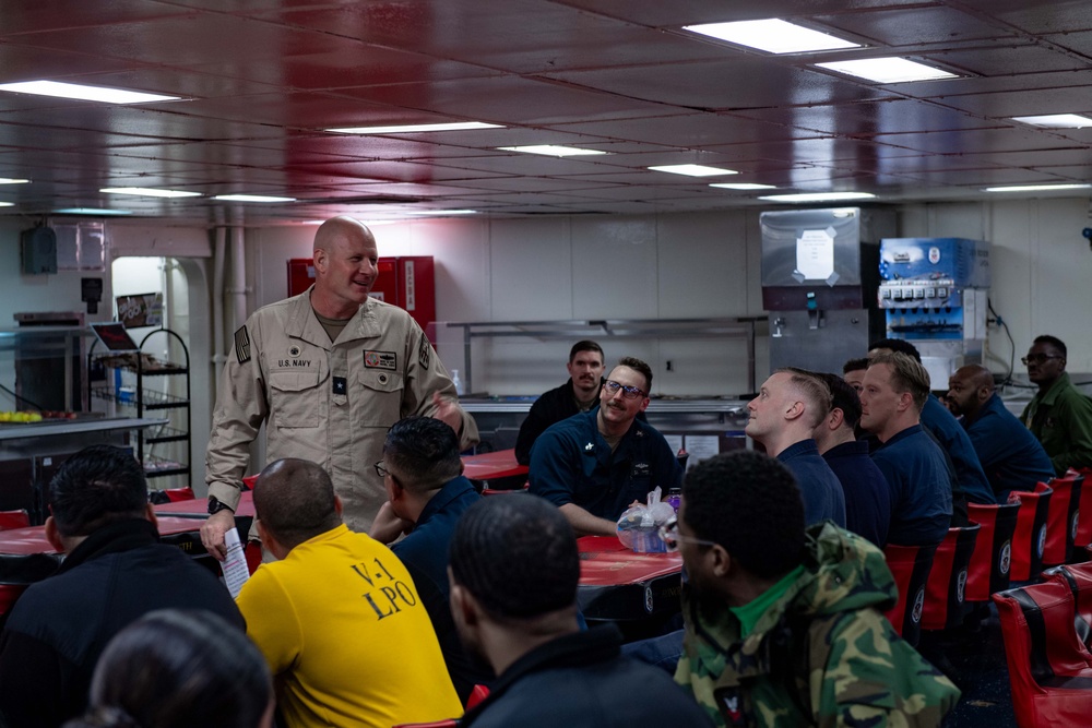 Rear Adm. DeVore meets with Boxer FCPOs