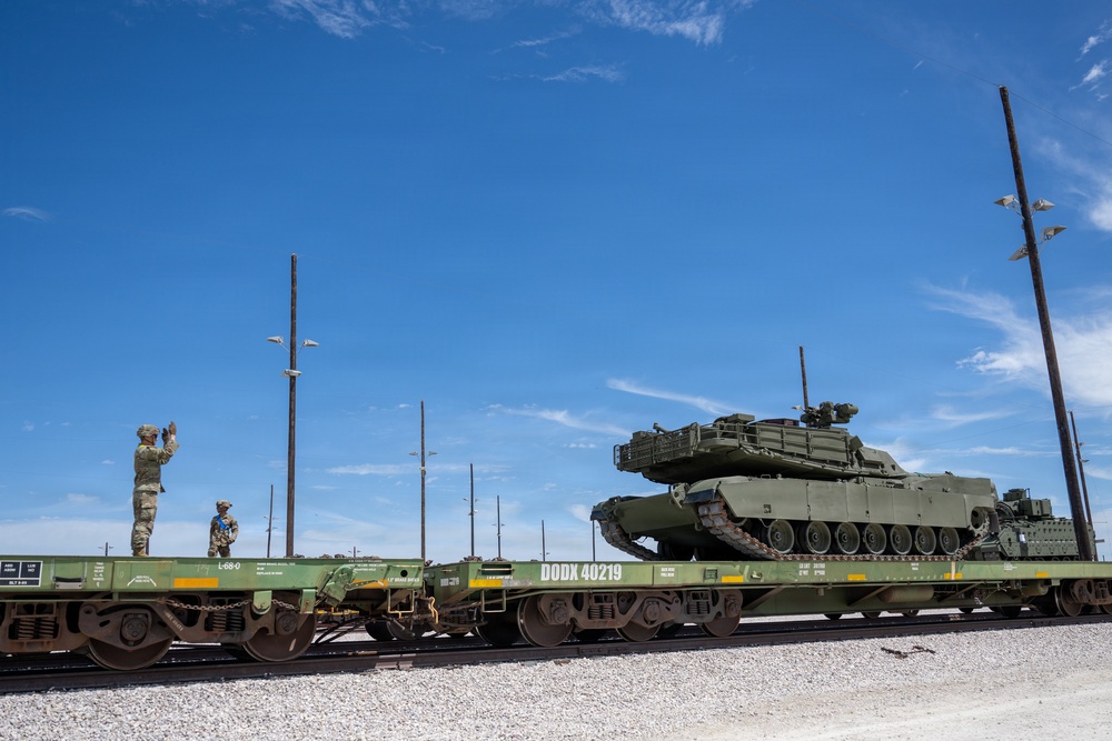 III Armored Corps loads train bound for Army Birthday 250 celebration in Washington