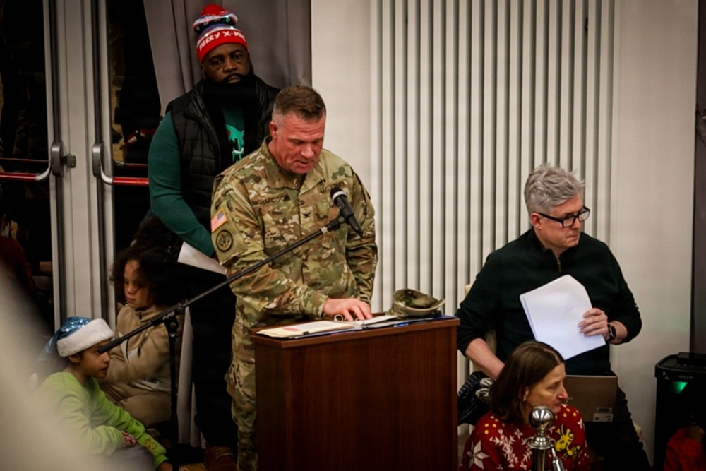 Baumholder Holiday Ceremony Shines with Strength of Partnership