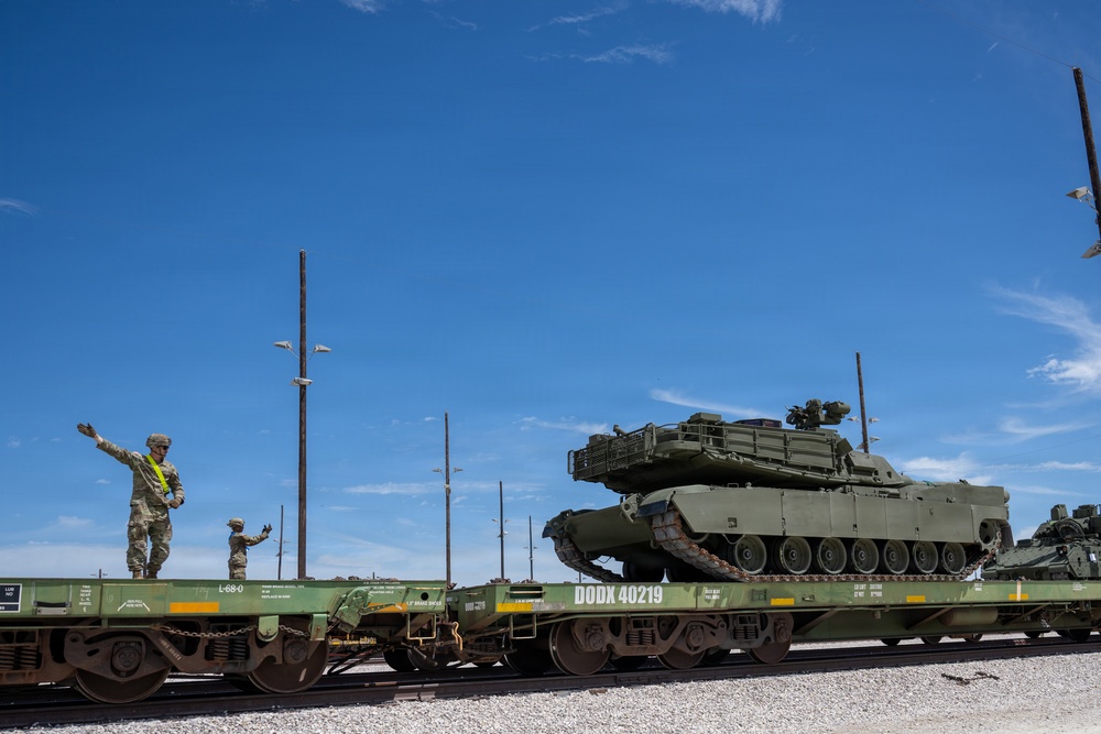 III Armored Corps loads train bound for Army Birthday 250 celebration in Washington