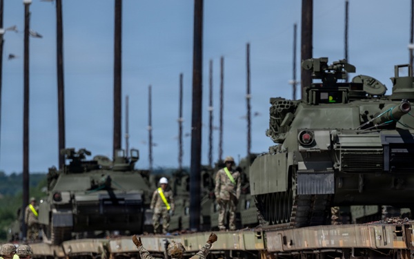 III Armored Corps loads train bound for Army Birthday 250 celebration in Washington