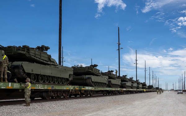 III Armored Corps loads train bound for Army Birthday 250 celebration in Washington