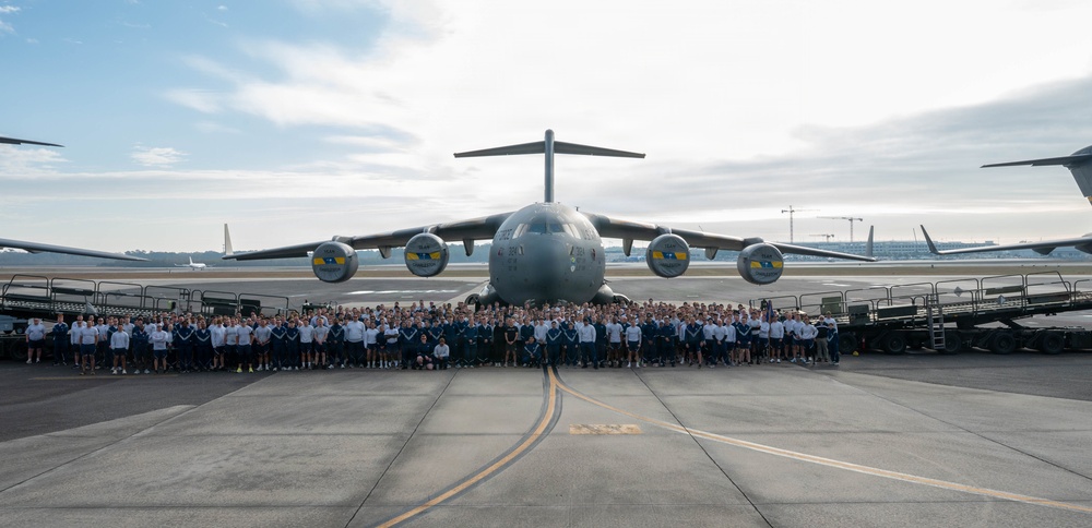 437th Airlift Wing personnel participate in flightline run