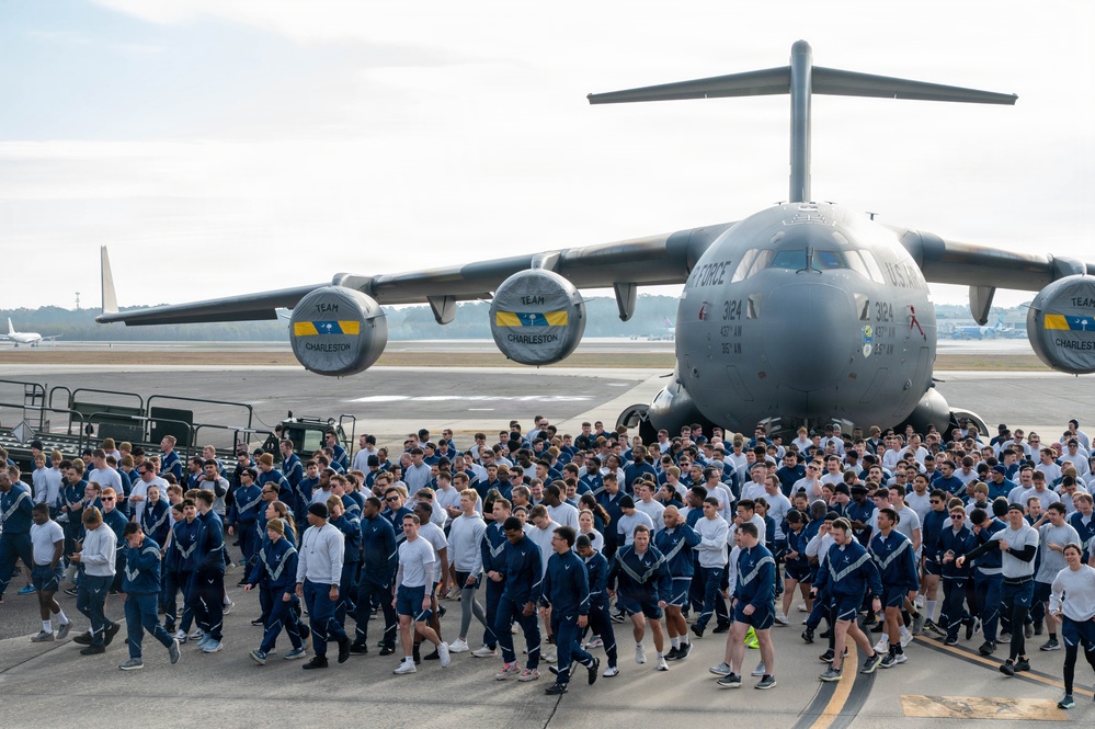 437th Airlift Wing personnel participate in flightline run