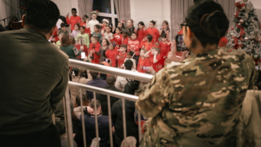 Baumholder Holiday Ceremony Shines with Strength of Partnership