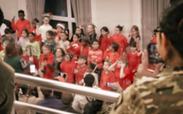 Baumholder Holiday Ceremony Shines with Strength of Partnership