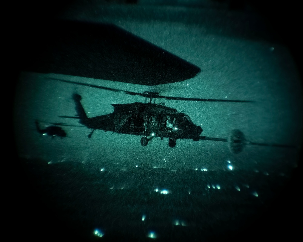 Spec ops, no pit stops: 160th SOAR, 1st SOW conduct join HAAR exercise