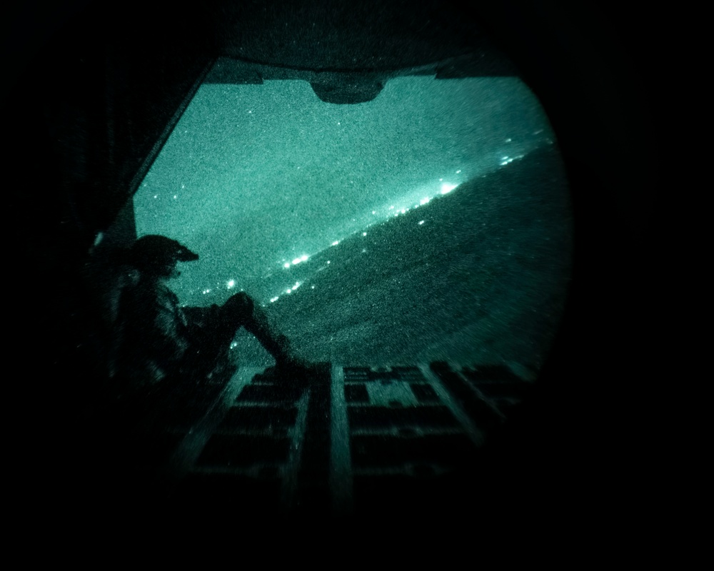 Spec ops, no pit stops: 160th SOAR, 1st SOW conduct join HAAR exercise