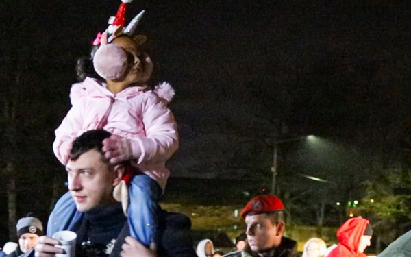 Baumholder Holiday Ceremony Shines with Strength of Partnership