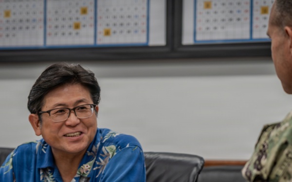 Sasebo Mayor Strengthens Ties with Pearl Harbor Naval Shipyard