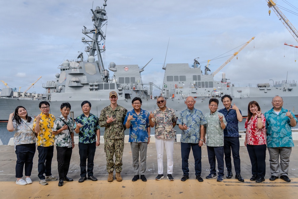 Sasebo Mayor Strengthens Ties with Pearl Harbor Naval Shipyard