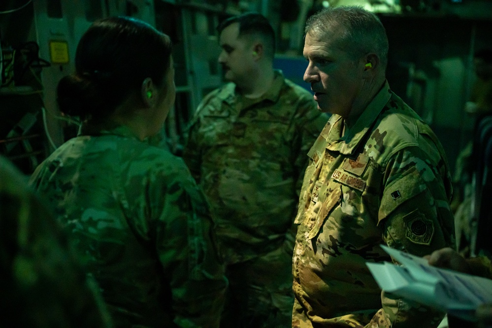 Eighteenth Air Force commander visits RAAF Base Amberley during Operation KENNEY STRIKES BACK