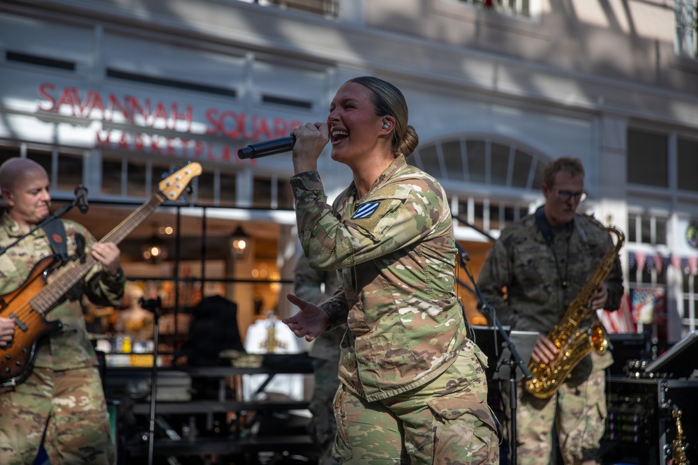 3rd Infantry Division Band brings holiday cheer to travelers
