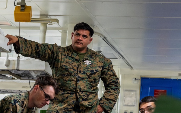 11th MEU Marines, Sailors conduct medical training aboard USS Boxer