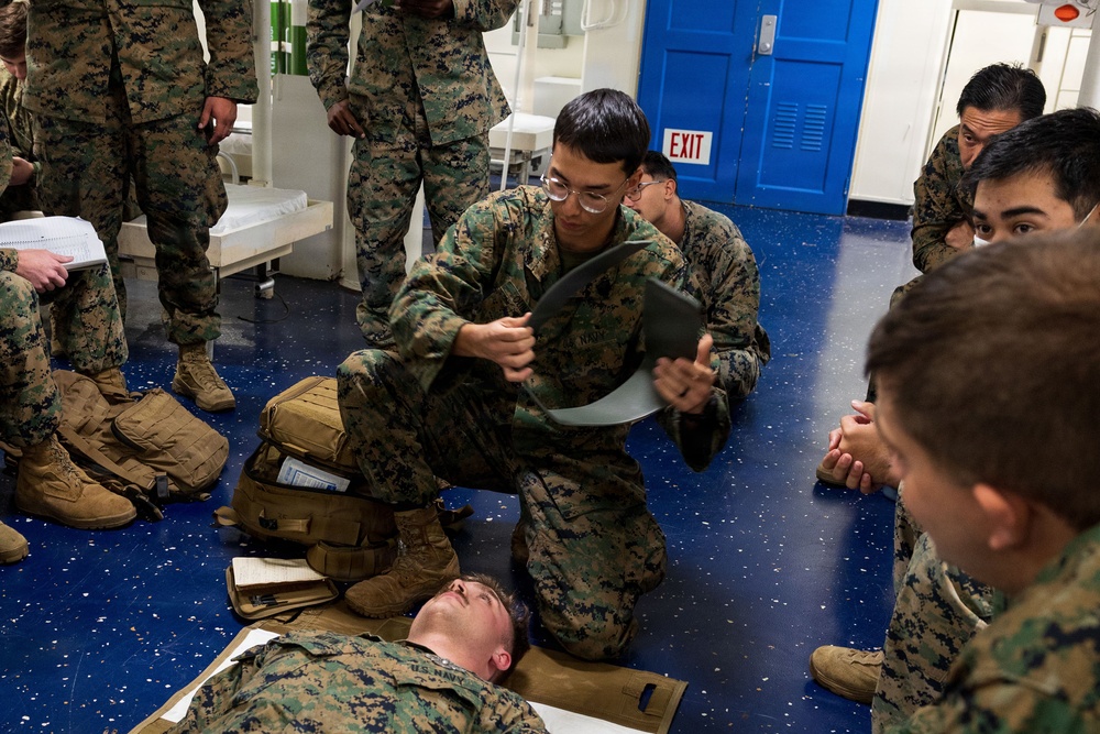11th MEU Marines, Sailors conduct medical training aboard USS Boxer