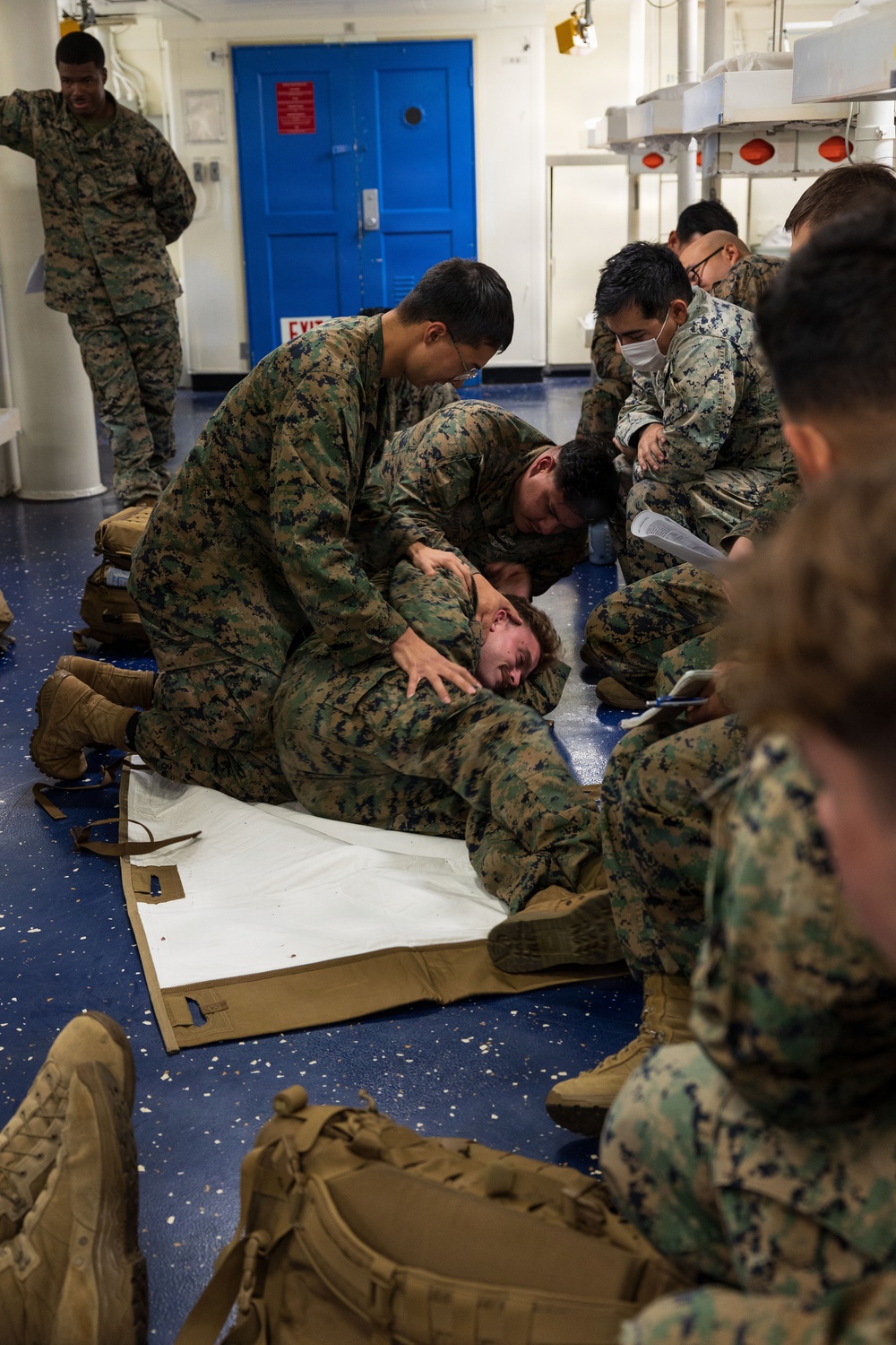 11th MEU Marines, Sailors conduct medical training aboard USS Boxer