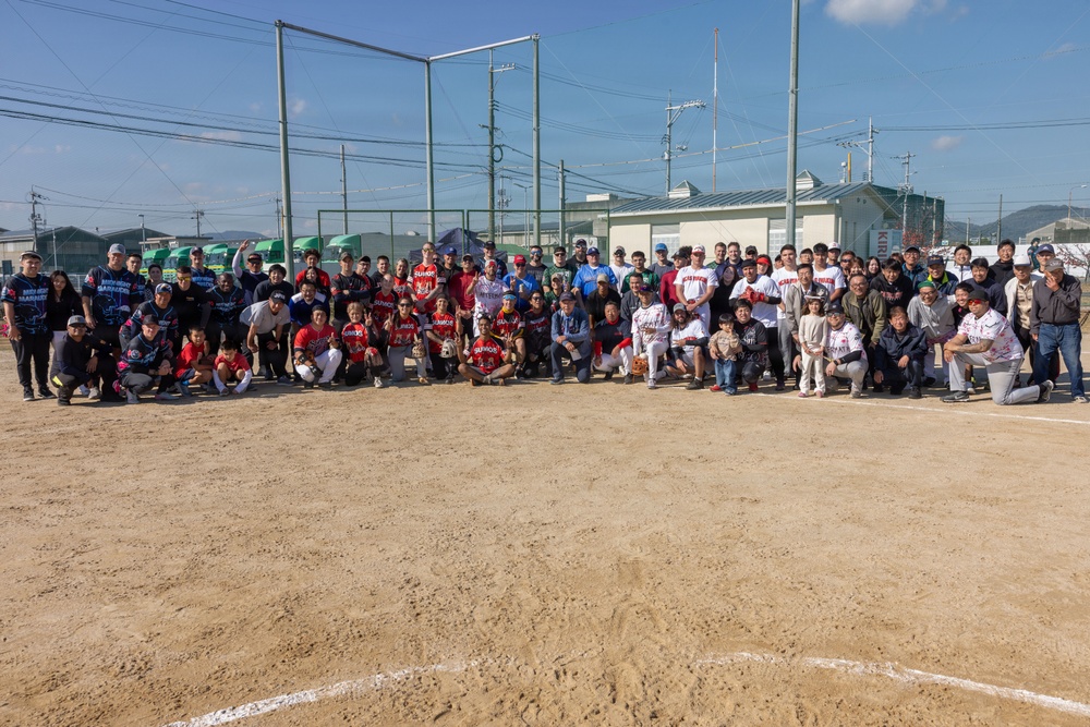 DVIDS - Images - U.S. Service Members Versus Local Community Softball ...