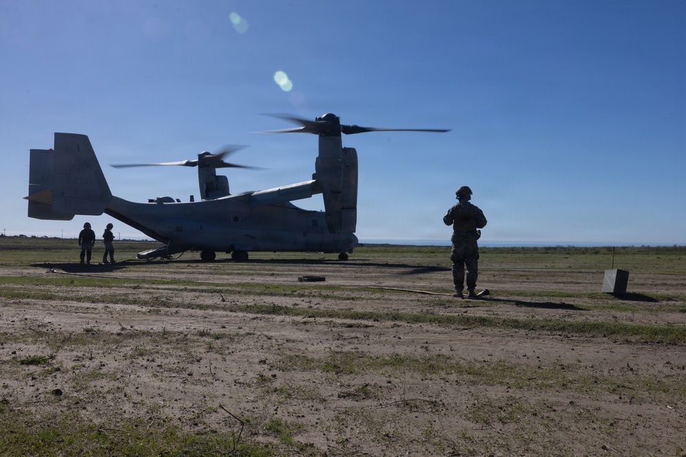 Steel Knight 25: Aces conduct forward refueling