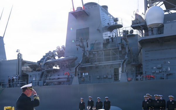 Capt. Fontaine Welcomes Back JS Harusame (DD 102)