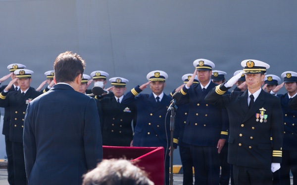 Capt. Fontaine Welcomes Back JS Harusame (DD 102)