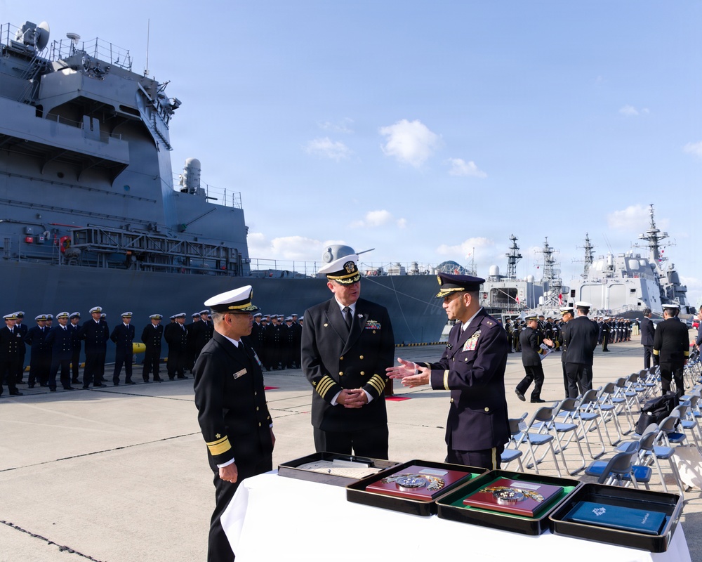 Capt. Fontaine Welcomes Back JS Harusame (DD 102)