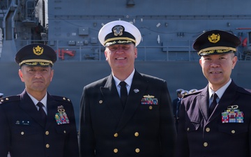 Capt. Fontaine Welcomes Back JS Harusame (DD 102)