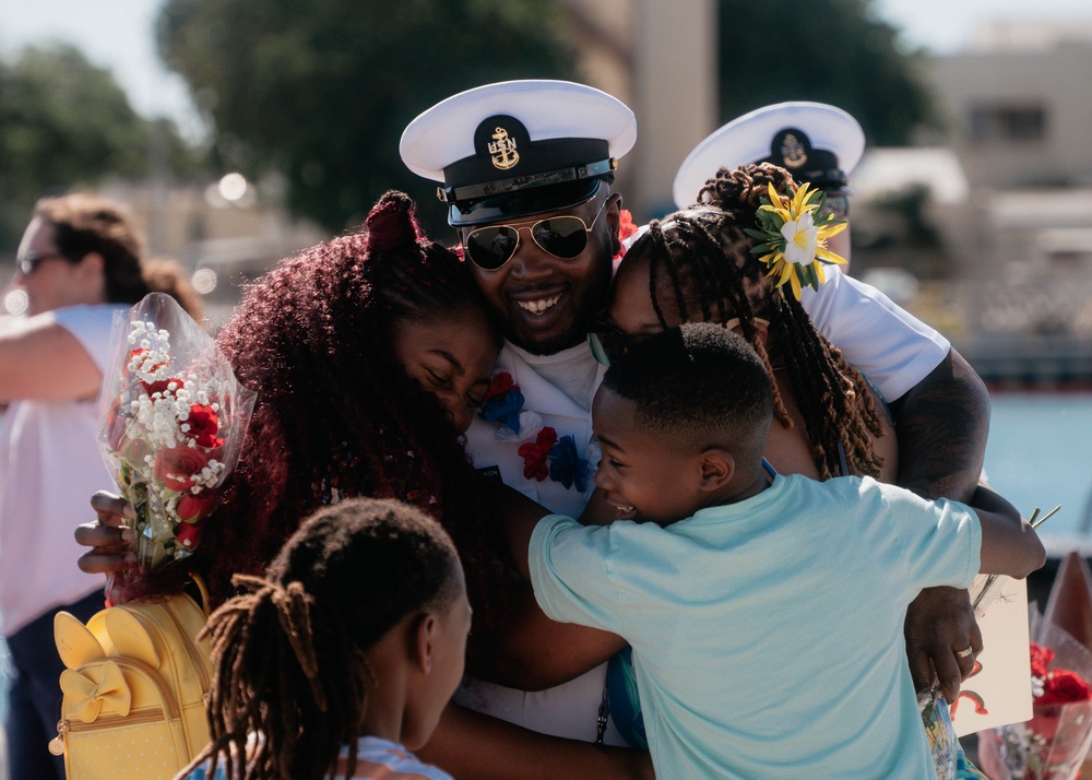 USS Hawaii (SSN 776) Returns Home from Deployment