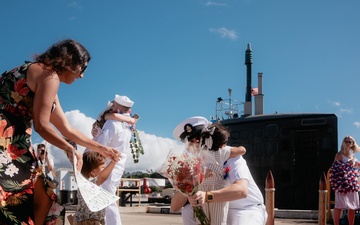 USS Hawaii (SSN 776) Returns Home from Deployment