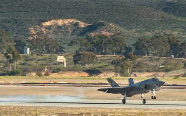 Steel Knight 25: Tomcats depart Miramar and return following Victorville node operations