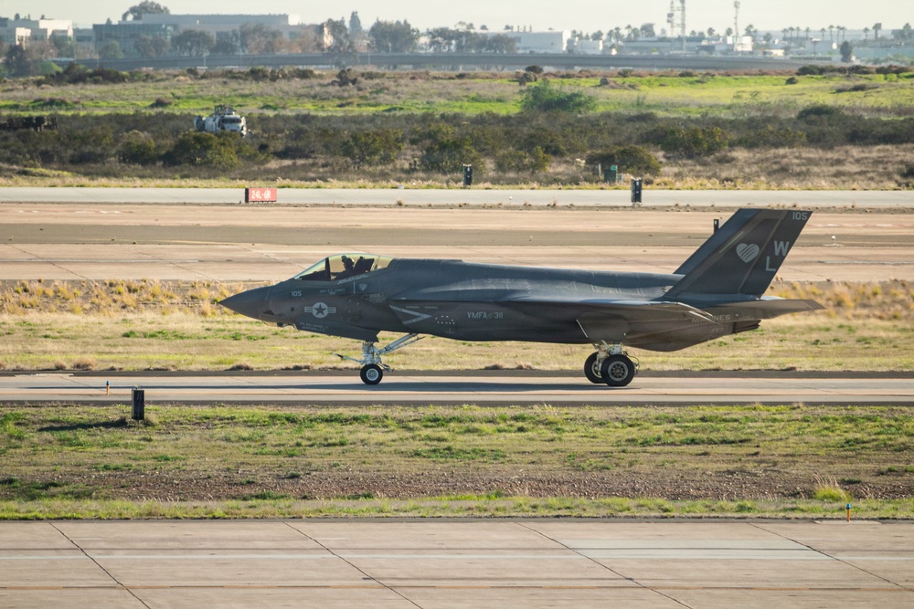 Steel Knight 25: Tomcats depart Miramar and return following Victorville node operations