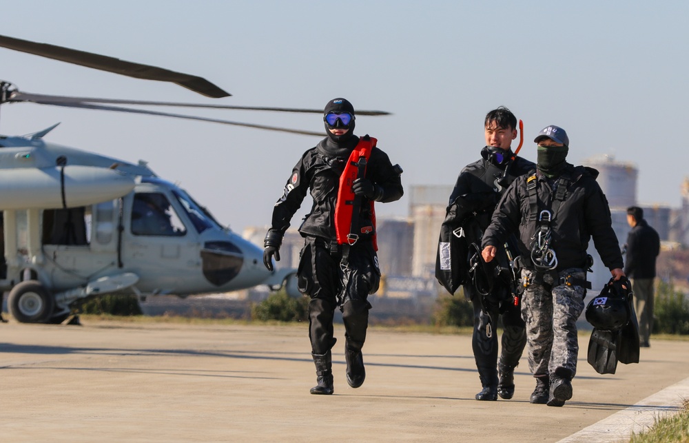 3-2 GSAB Joint Water-Evacuation Training