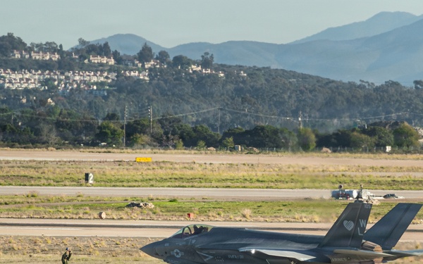 Steel Knight 25: Tomcats depart Miramar and return following Victorville node operations