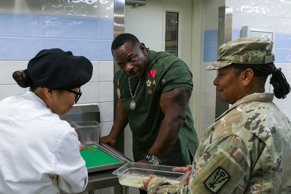 Chef Andre Rush Visits Camp Humphreys DFACs