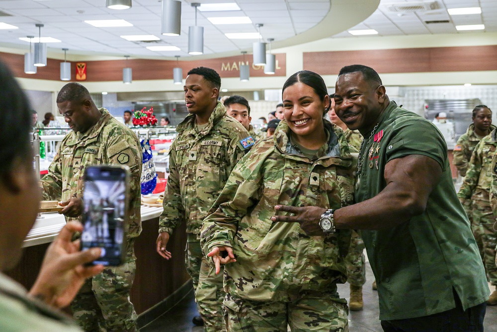 Chef Andre Rush Visits Camp Humphreys DFACs