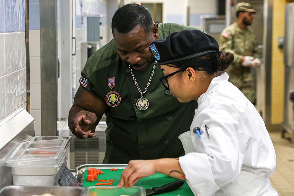 Chef Andre Rush Visits Camp Humphreys DFACs