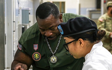 Chef Andre Rush Visits Camp Humphreys DFACs