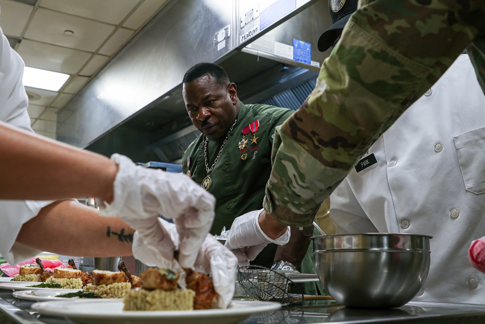 Chef Andre Rush Visits Camp Humphreys DFACs