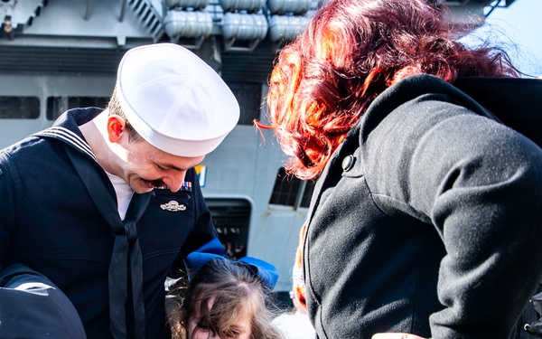 George Washington returns to Commander, Fleet Activities Yokosuka