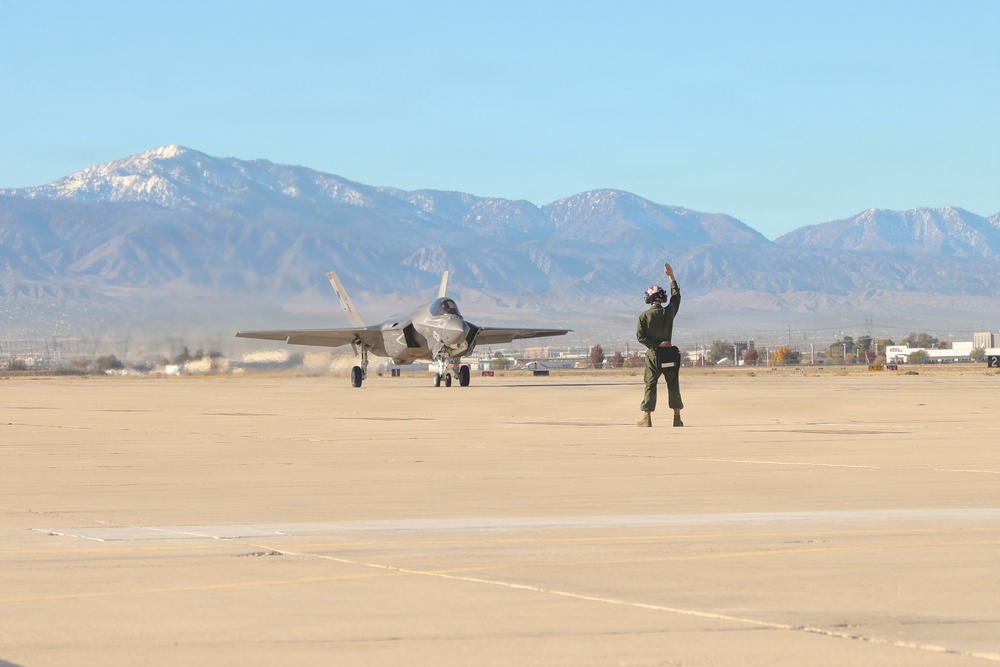 Steel Knight 25: MWSS-372 conducts FARP operations