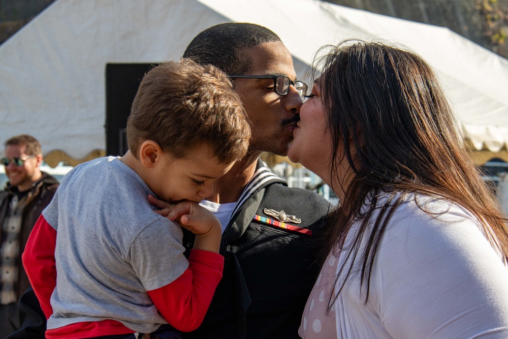 George Washington returns to Commander, Fleet Activities Yokosuka