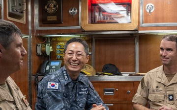 U.S., ROK Navies Strengthen Combined Undersea Warfare During Silent Shark 2025