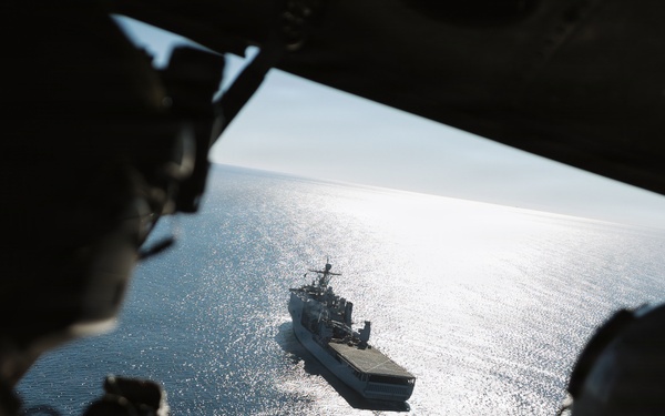 11th MEU Marines, Sailors Conduct VBSS Exercise Aboard USS Comstock